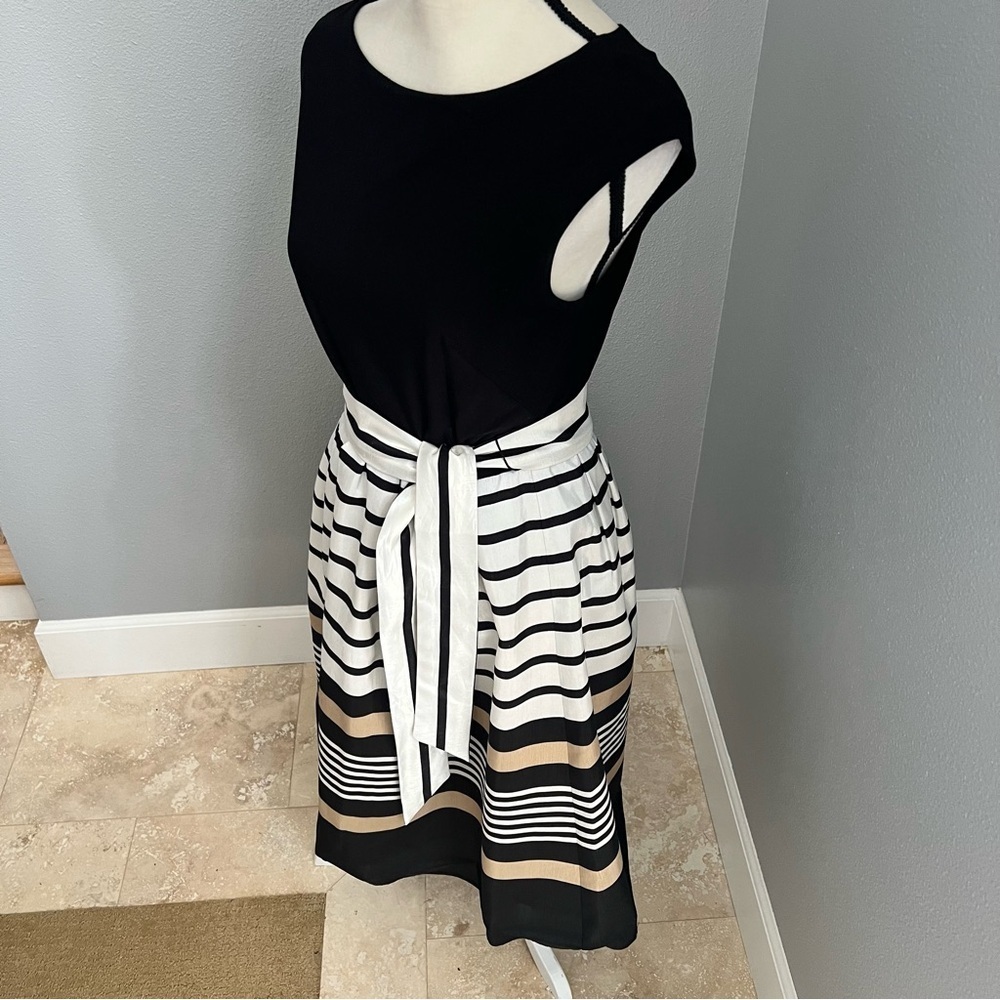 Dressbarn Black and White Pleated Midi Dress - Picture 8 of 14
